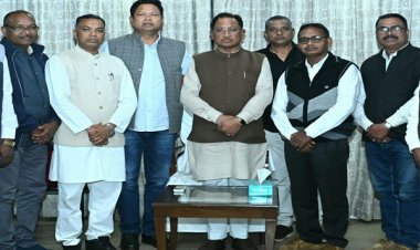 रायपुर : मुख्यमंत्री श्री विष्णुदेव साय से हल्बा-हल्बी समाज के प्रतिनिधिमण्डल ने की सौजन्य मुलाकात