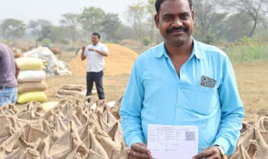 रायपुर : सरकार की धान खरीदी की पारदर्शी व्यवस्था से ग्राम बेल्हाडीह के किसान समारू को मिली बड़ी राहत