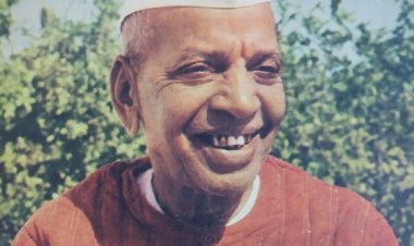 मुख्यमंत्री ने राष्ट्रकवि मैथिलीशरण गुप्त की पुण्यतिथि पर अर्पित की श्रद्धांजलि