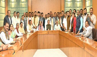 मुख्यमंत्री श्री साय से साहू समाज के प्रतिनिधिमंडल ने की सौजन्य मुलाकात