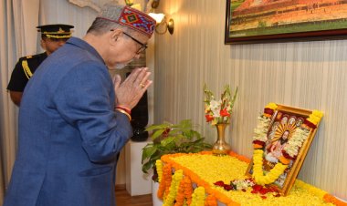 राज्यपाल श्री डेका ने संत बाबा गुरु घासीदास जयंती पर पुष्पांजलि अर्पित की