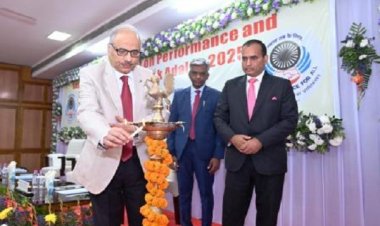 न्यायमूर्ति रमेश सिन्हा, मुख्य न्यायाधीश, छत्तीसगढ़ उच्च न्यायालय द्वारा राष्ट्रीय लोक अदालत में उत्कृष्ट प्रदर्शन करने वाले सम्मानित