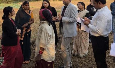 कृषि उत्पादन आयुक्त ने राजनांदगांव जिले के ग्रामों का दौरा कर कृषि योजनाओं एवं फसल चक्र परिवर्तन का किया निरीक्षण