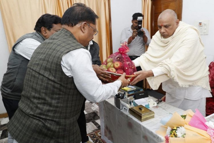 रायपुर : मुख्यमंत्री श्री विष्णु देव साय ने अघोर गुरुपीठ में की पूजा-अर्चना, प्रदेश की सुख-समृद्धि के लिए की प्रार्थना