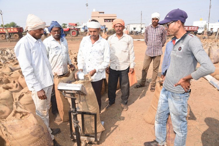 रायपुर : सरल और पारदर्शी धान खरीदी प्रक्रिया से खुश किसान भूपेश सिंह ने व्यवस्था पर जताया आभार