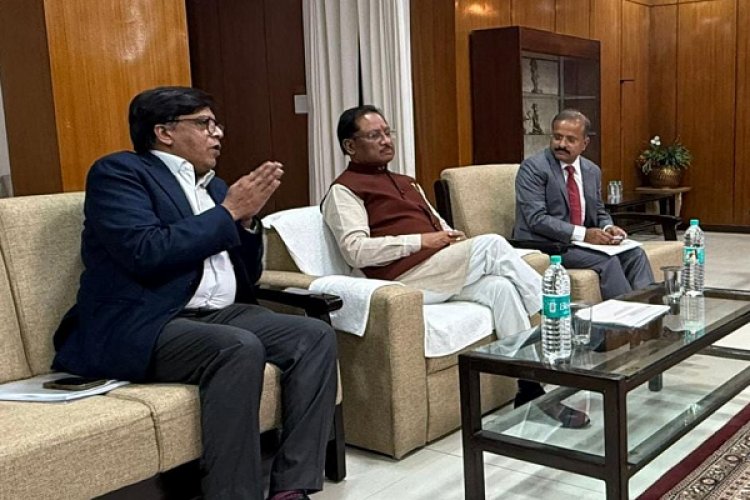 रायपुर : मुख्यमंत्री श्री विष्णु देव साय ने मध्यप्रदेश में नई सिंचाई तकनीक 'प्रेशर इरिगेशन नेटवर्क' की प्रस्तुति का किया अवलोकन