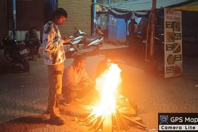 रायपुर निगम ने अलाव की व्यवस्था की