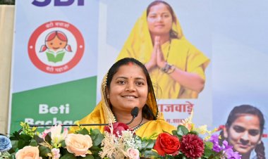 मंत्री श्रीमती लक्ष्मी राजवाड़े ने बालिकाओं को साइकिल वितरण कर बढ़ाया उत्साह