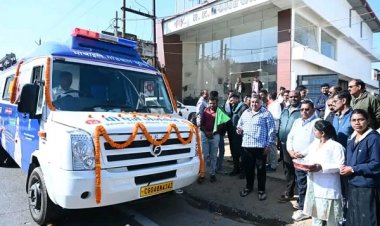 पर्यटन एवं संस्कृति मंत्री श्री राजेश अग्रवाल ने किया मोबाइल मेडिकल यूनिट का शुभारंभ: छत्तीसगढ़ सरकार की जनसेवा में नई पहल