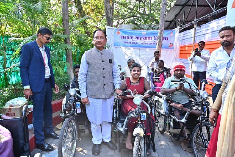 मुख्यमंत्री जनदर्शन में दिव्यांगजनों को मिली राहत