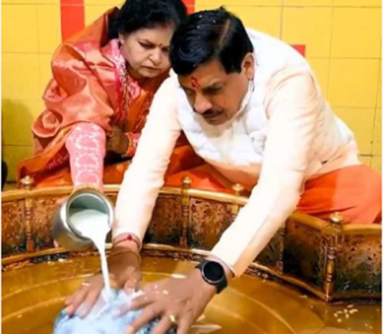 यादव ने सपत्नीक बृहस्पति मंदिर में दर्शन कर पूजा अर्चना की