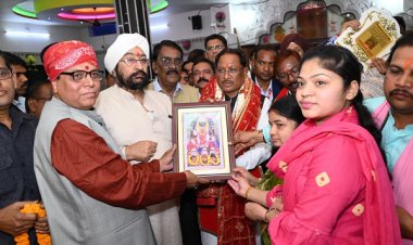 मुख्यमंत्री श्री विष्णुदेव साय ने महालक्ष्मी मंदिर में की पूजा-अर्चना, प्रदेशवासियों की सुख-समृद्धि कामना की