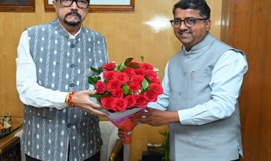 राज्यपाल श्री डेका से कुलपतियों ने भेंट की