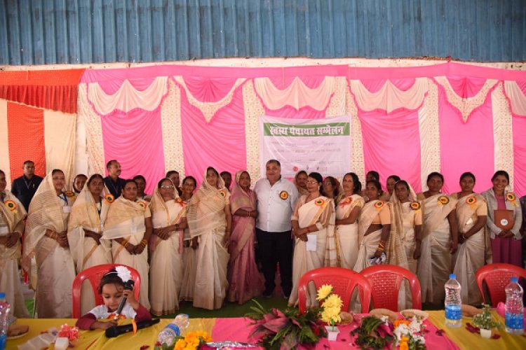रामगढ़ में मितानिनों द्वारा आयोजित स्वास्थ्य पंचायत सम्मेलन में शामिल हुए पर्यटन एवं संस्कृति मंत्री श्री राजेश अग्रवाल