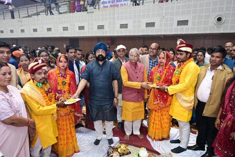 मुख्यमंत्री कन्या विवाह योजना : मुख्यमंत्री श्री विष्णुदेव साय ने वर्चुअली जुड़कर नव दंपत्तियों को दिया आर्शीवाद