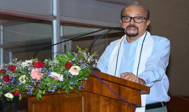 अपनी भावनाओं, दुख और खुशी को व्यक्त करने का सबसे सरल और सशक्त माध्यम हमारी मातृभाषा होती है-श्री डेका