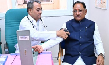 रायपुर : स्वास्थ्य के प्रति जागरूकता का संदेश: मुख्यमंत्री श्री विष्णुदेव साय ने विधानसभा परिसर में तीन दिवसीय स्वास्थ्य शिविर का किया शुभारंभ
