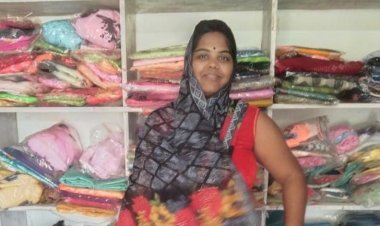 संघर्ष से सम्मान तक : कपड़ा दुकान ने बदली गायत्री गुप्ता की दुनिया