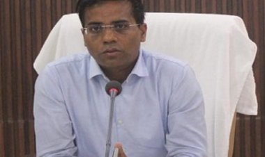 कलेक्टर ने पालकों से बच्चों के मोबाइल लत को दूर करने की अपील की