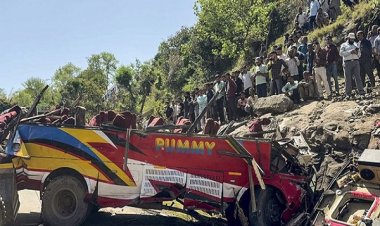 जम्मू में भीषण बस हादसा: 20 यात्रियों की मौत, कई घायल; राहत-बचाव जारी