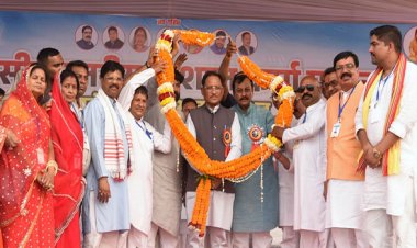 छत्तीसगढ़ में सामूहिक विवाह बना सामाजिक एकता का उत्सव, मुख्यमंत्री ने 13 नवदंपतियों को दिया आशीर्वाद