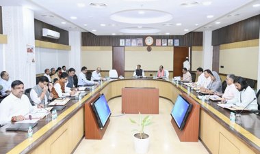 मुख्यमंत्री श्री विष्णु देव साय की अध्यक्षता में मंत्रालय महानदी भवन में कैबिनेट की बैठक शुरू