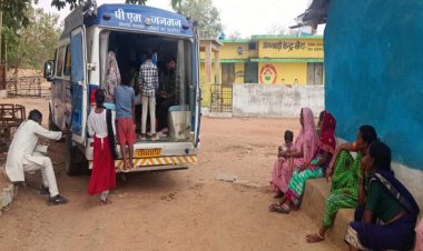 वनांचलों की 'संजीवनी' बनी मोबाइल मेडिकल यूनिट: साढ़े तीन माह में 2000 से अधिक ग्रामीणों का हुआ निःशुल्क उपचार