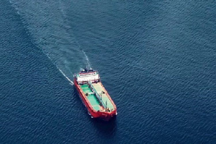 अमेरिकी सेना ने रोका ईरानी जहाज: ईरान ने दी जवाबी कार्रवाई की चेतावनी