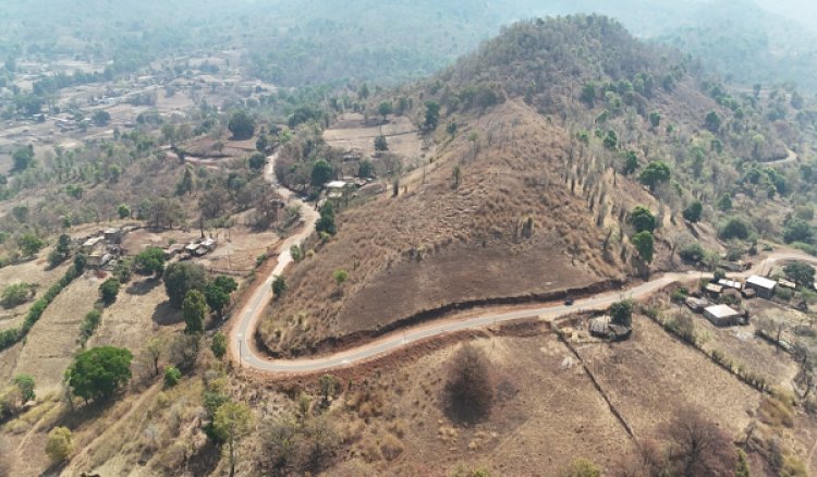 बारहमासी सड़क से जुड़ गया पहाड़ों के बीच बसा चाऊरडोंगरी