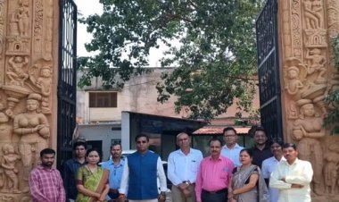 बस्तर की ऐतिहासिक धरोहरों से रूबरू हुए संस्कृति संचालक डॉ. संजय कन्नौजे