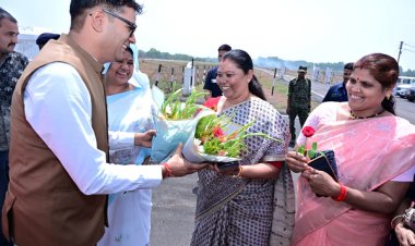 वित्त मंत्री श्री ओपी चौधरी का जशपुर आगडीह हवाई अड्डे पर आत्मीय स्वागत