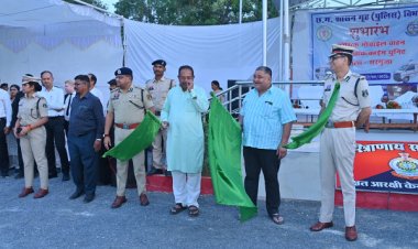 कानून व्यवस्था को तकनीक से सशक्त बनाने की अभिनव पहल - मंत्री श्री राजेश अग्रवाल ने अत्याधुनिक मोबाइल फॉरेंसिक वैन को दिखाई हरी झंडी
