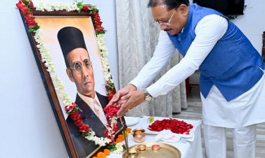 मुख्यमंत्री ने स्वातंत्र्यवीर विनायक दामोदर सावरकर की जयंती पर उन्हें किया नमन