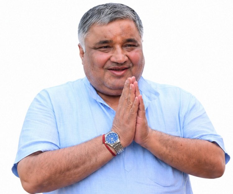 पर्यटन एवं संस्कृति मंत्री श्री राजेश अग्रवाल ने छोड़ा विशेष प्रोटोकॉल और सुरक्षा काफिला राष्ट्र प्रथम की भावना से ऊर्जा संरक्षण का संदेश