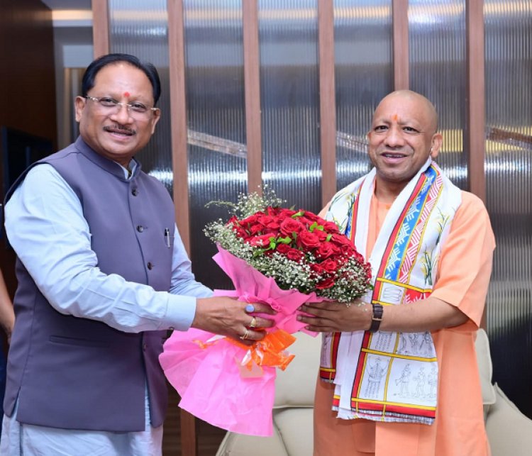 मुख्यमंत्री ने उत्तर प्रदेश के मुख्यमंत्री श्री योगी आदित्यनाथ का किया आत्मीय स्वागत