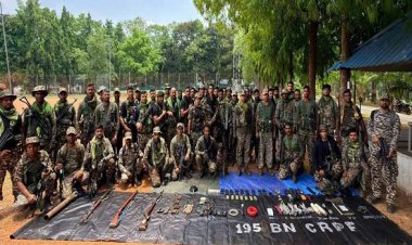 दंतेवाड़ा में बरामद हुआ हथियारों का जखीरा